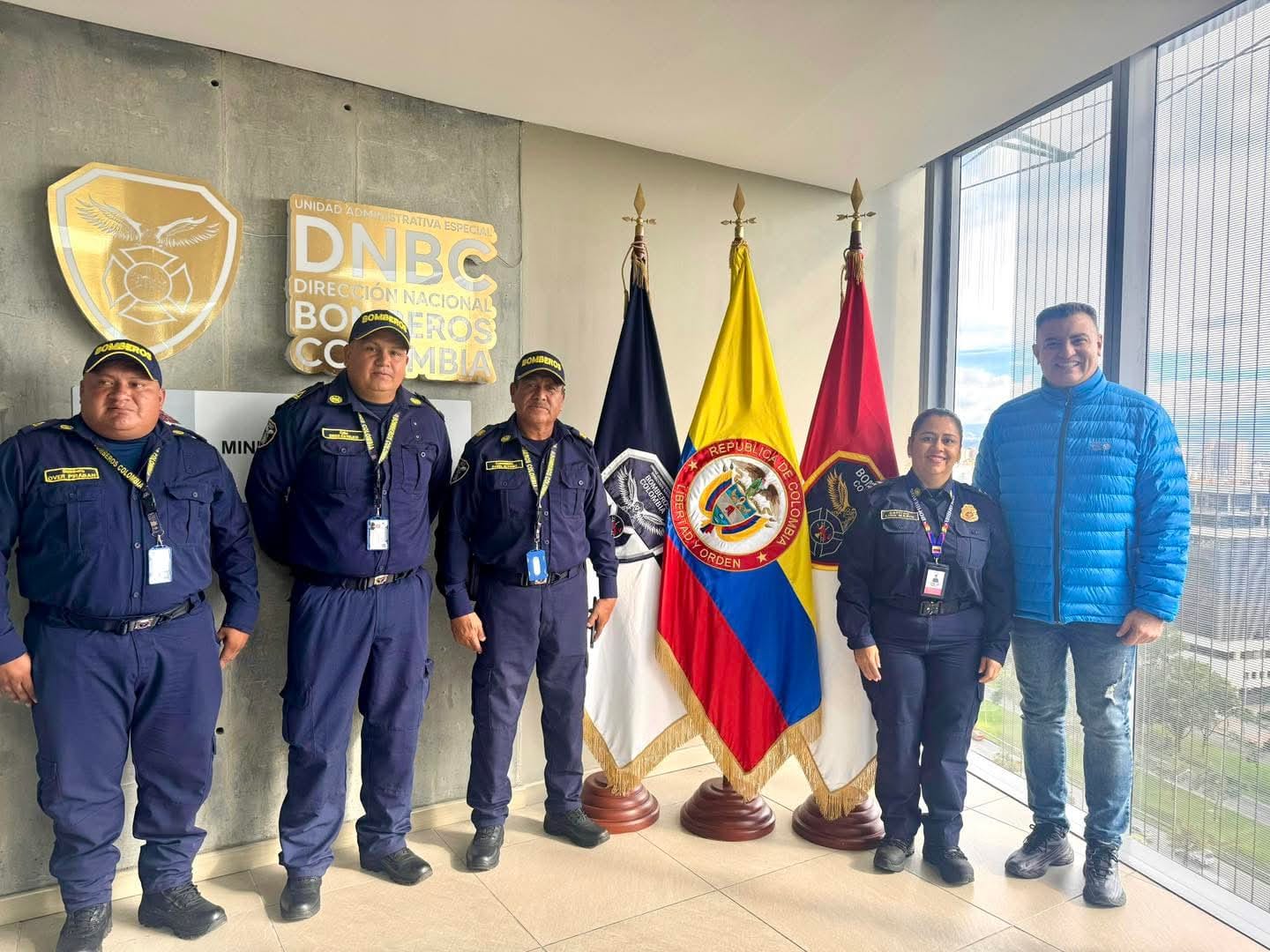 imagen de 𝐆𝐞𝐬𝐭𝐢𝐨𝐧 𝐜𝐨𝐧𝐣𝐮𝐧𝐭𝐚 𝐩𝐚𝐫𝐚 𝐞𝐥 𝐟𝐨𝐫𝐭𝐚𝐥𝐞𝐜𝐢𝐦𝐢𝐞𝐧𝐭𝐨 𝐝𝐞𝐥 𝐂𝐮𝐞𝐫𝐩𝐨 𝐝𝐞 𝐁𝐨𝐦𝐛𝐞𝐫𝐨𝐬 𝐝𝐞 𝐏𝐚𝐳 𝐝𝐞 𝐀𝐫𝐢𝐩𝐨𝐫𝐨